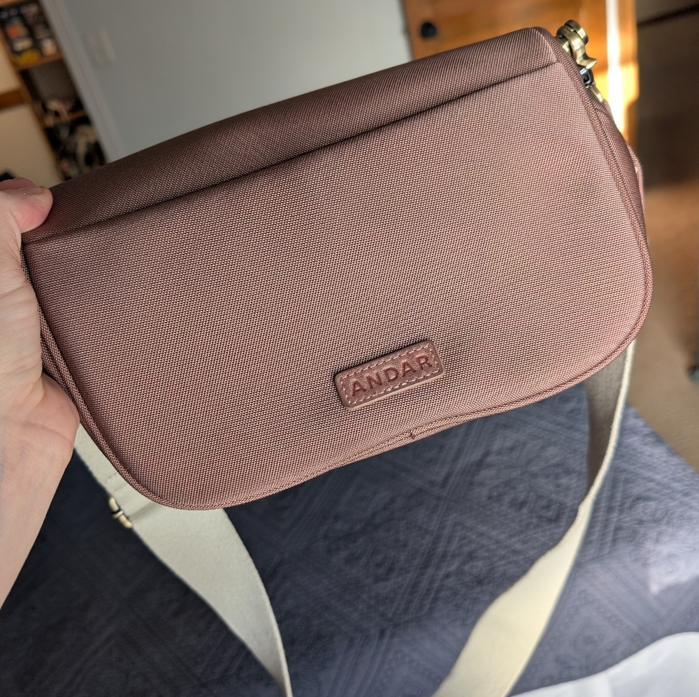 Gently Used Andar Active Waymaker In Rose Gold